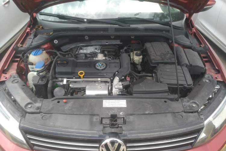 Used Volkswagen Sagitar 2014 1.4TSI Automatic Luxury Model Engine Bay