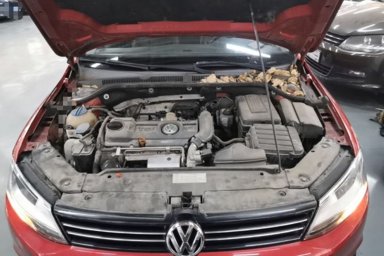 Used Volkswagen Sagitar 2014 Revised Version 1.4TSI Automatic Luxury Edition Engine Bay