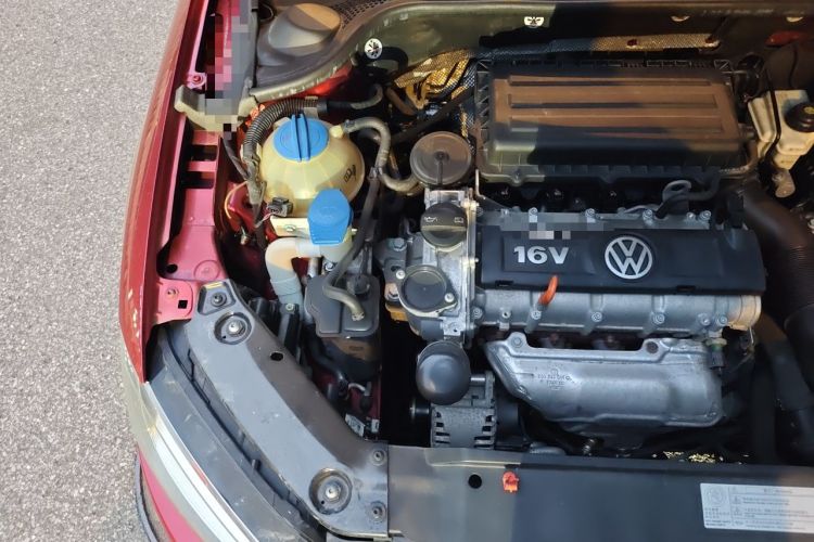 Used Volkswagen Sagitar 2014 1.6L Automatic Comfort Model Engine Bay Right