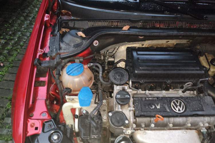 Used Volkswagen Sagitar 2014 Revised Version 1.6L Automatic Comfort Edition Engine Bay Right