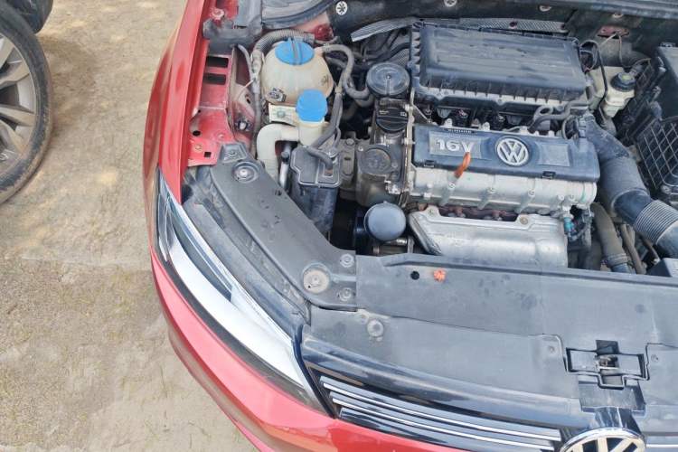 Used Volkswagen Sagitar 2014 Revised Version 1.6L Automatic Comfort Edition Engine Bay Right