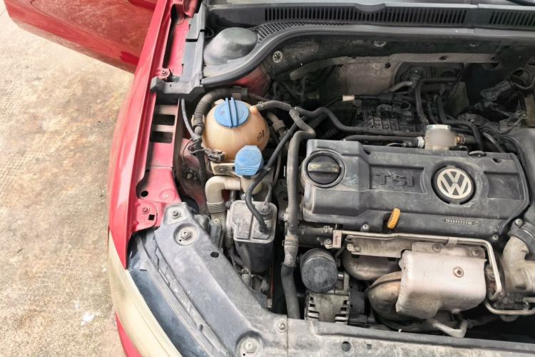 Used Volkswagen Sagitar 2014 1.4TSI Automatic Luxury Model Engine Bay Right