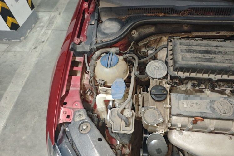 Used Volkswagen Sagitar 2014 1.6L Automatic Comfort Model Engine Bay Right