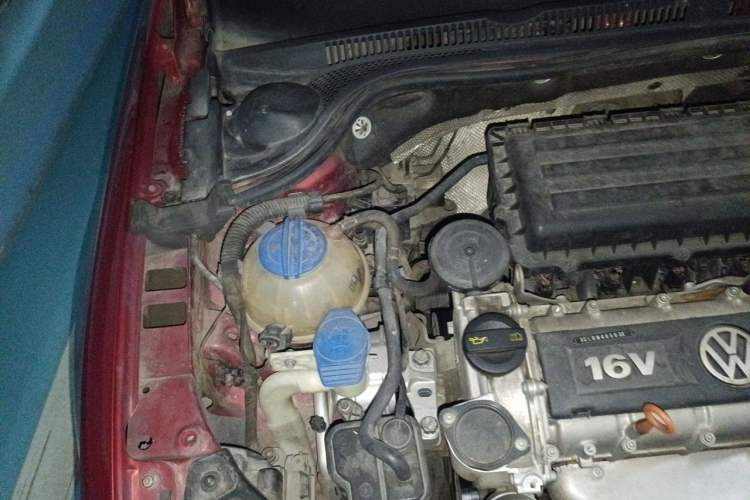 Used Volkswagen Sagitar 2014 1.6L Automatic Comfort Model Engine Bay Right