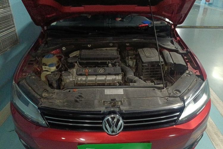 Used Volkswagen Sagitar 2014 1.6L Automatic Comfort Model Engine Bay