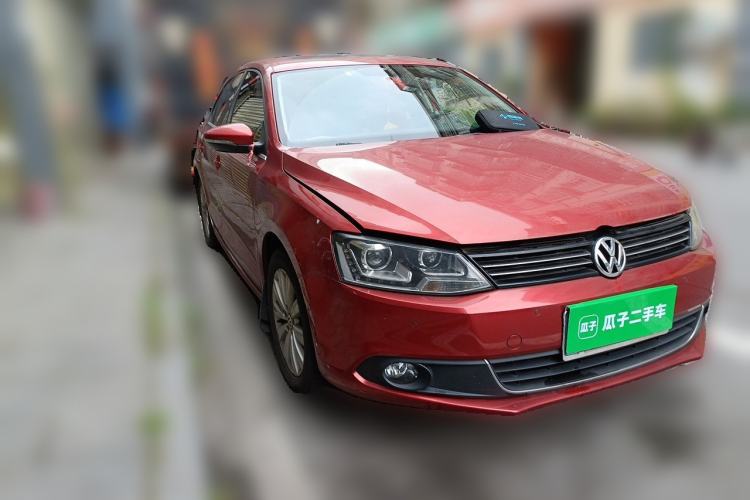 Used Volkswagen Sagitar 2014 1.4TSI Automatic Luxury Model Front Right 45 Deg