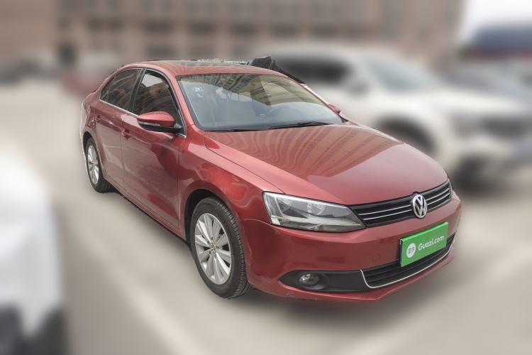 Used Volkswagen Sagitar 2014 1.4TSI Automatic Luxury Model Front Right 45 Deg