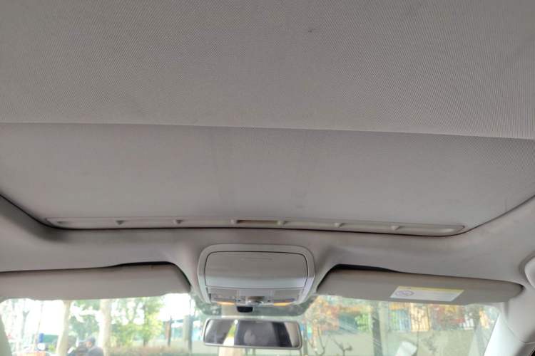 Used Volkswagen Sagitar 2014 1.4TSI Automatic Luxury Model Headliner
