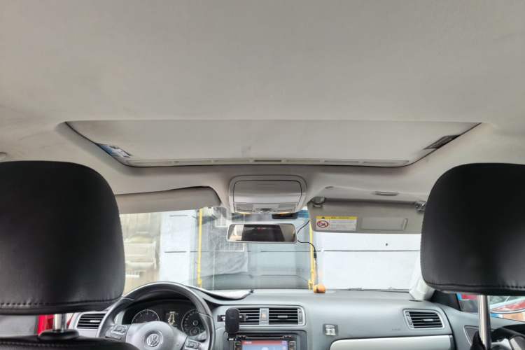 Used Volkswagen Sagitar 2014 1.4TSI Automatic Luxury Model Headliner