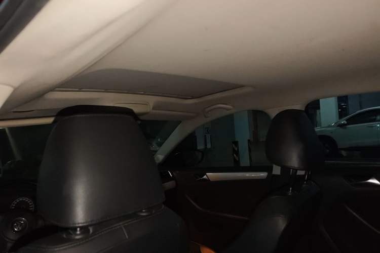 Used Volkswagen Sagitar 2014 1.6L Automatic Comfort Model Headliner