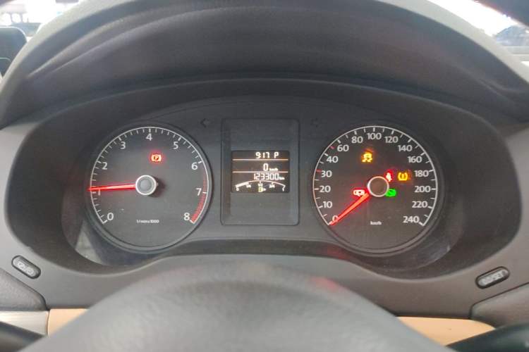 Used Volkswagen Sagitar 2014 Revised Version 1.6L Automatic Comfort Edition Instrument Cluster