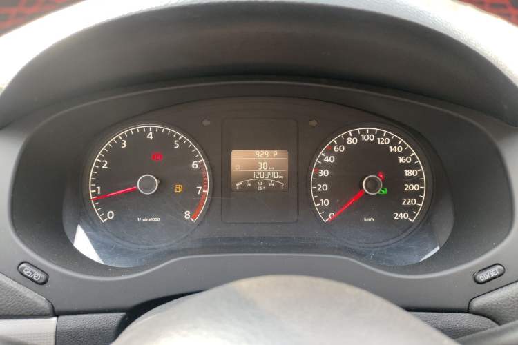 Used Volkswagen Sagitar 2014 Revised Version 1.6L Automatic Comfort Edition Instrument Cluster