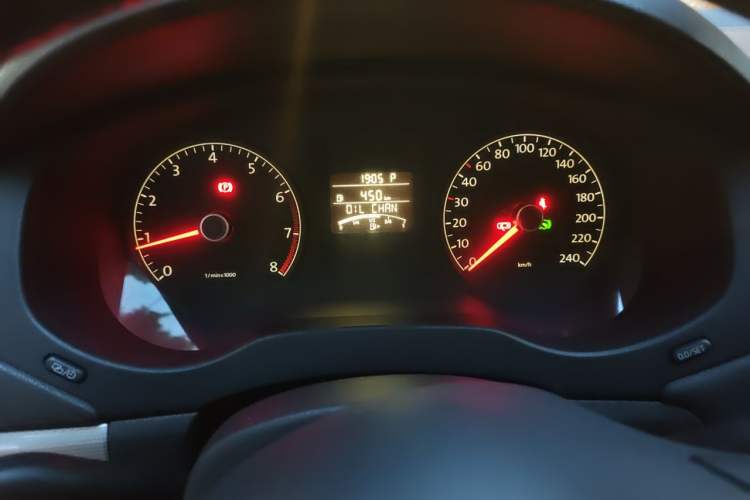 Used Volkswagen Sagitar 2014 1.6L Automatic Comfort Model Instrument Cluster