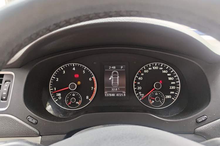 Used Volkswagen Sagitar 2014 1.4TSI Automatic Luxury Model Instrument Cluster