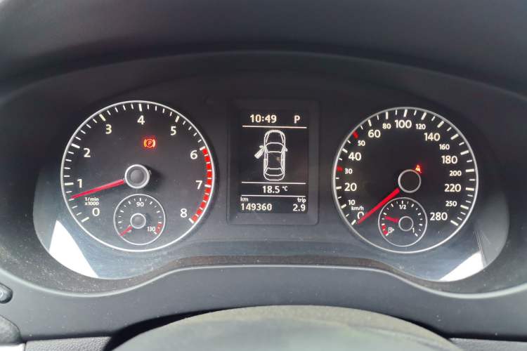 Used Volkswagen Sagitar 2014 1.4TSI Automatic Luxury Model Instrument Cluster