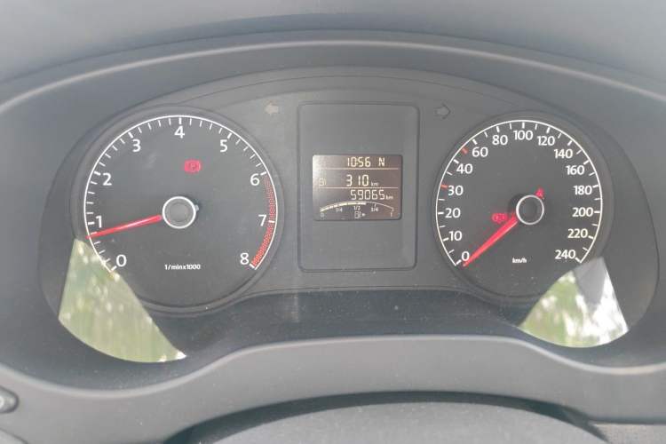 Used Volkswagen Sagitar 2014 Revised Version 1.6L Automatic Comfort Edition Instrument Cluster