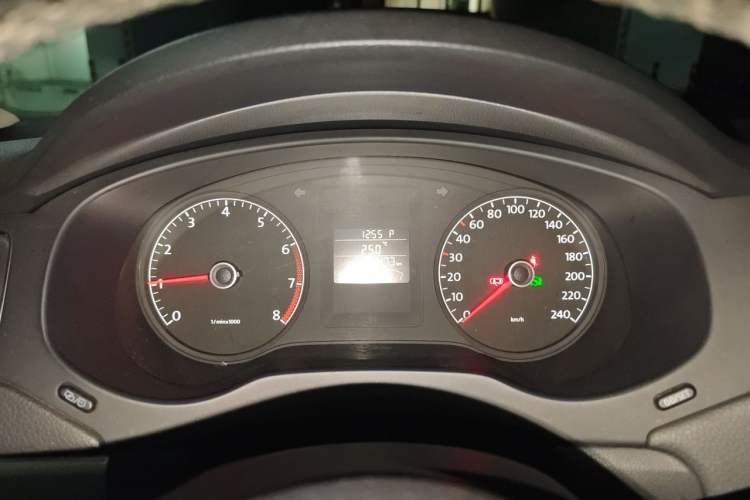 Used Volkswagen Sagitar 2014 1.6L Automatic Comfort Model Instrument Cluster