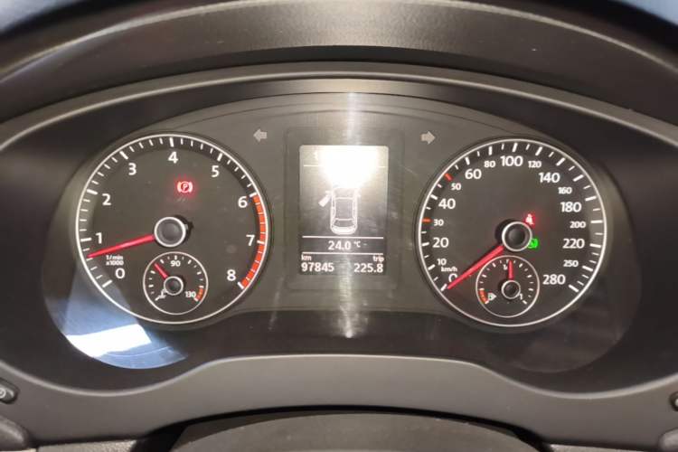 Used Volkswagen Sagitar 2014 Revised Version 1.4TSI Automatic Luxury Edition Instrument Cluster
