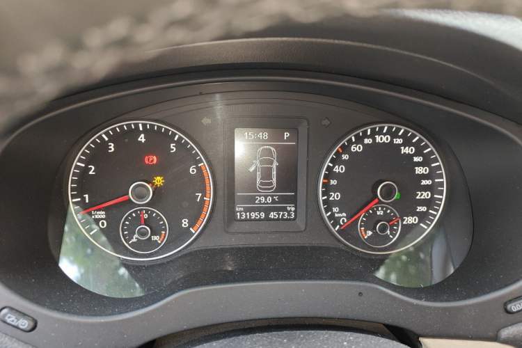 Used Volkswagen Sagitar 2014 Revised Version 1.4TSI Automatic Luxury Edition Instrument Cluster