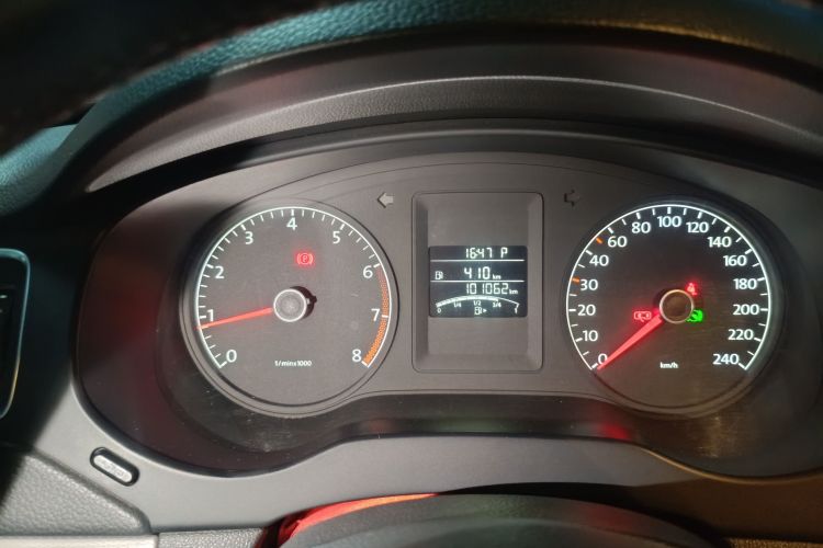 Used Volkswagen Sagitar 2014 1.6L Automatic Comfort Model Instrument Cluster