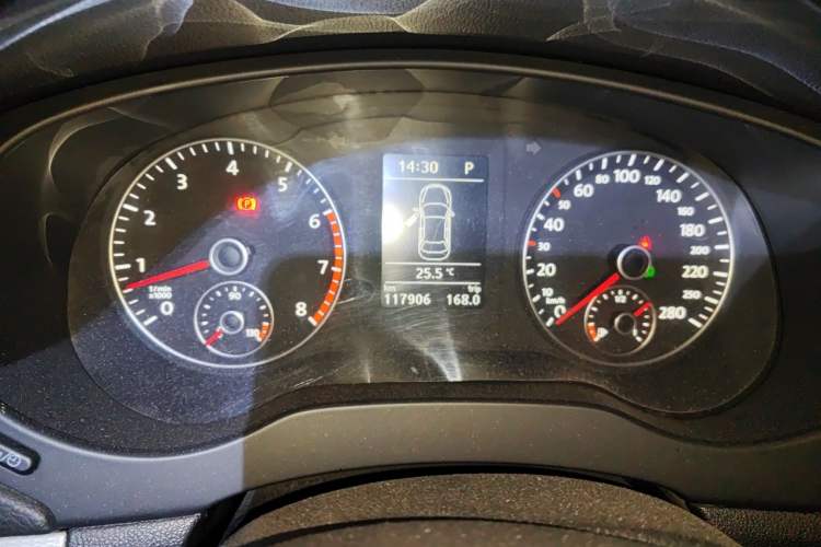 Used Volkswagen Sagitar 2014 Revised Version 1.4TSI Automatic Luxury Edition Instrument Cluster