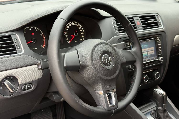 Used Volkswagen Sagitar 2014 Revised Version 1.6L Automatic Comfort Edition Interior 1