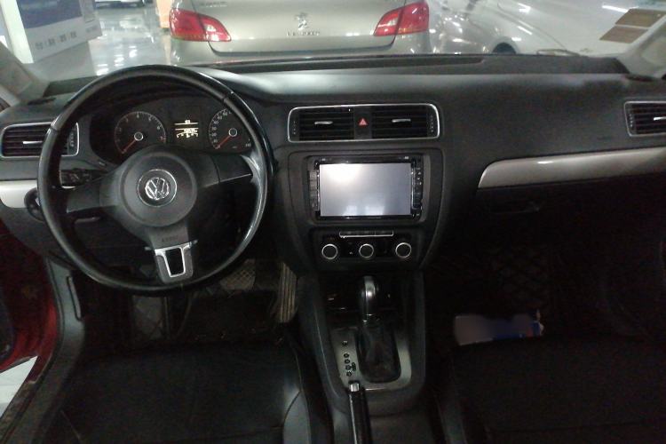 Used Volkswagen Sagitar 2014 Revised Version 1.6L Automatic Comfort Edition Interior 3