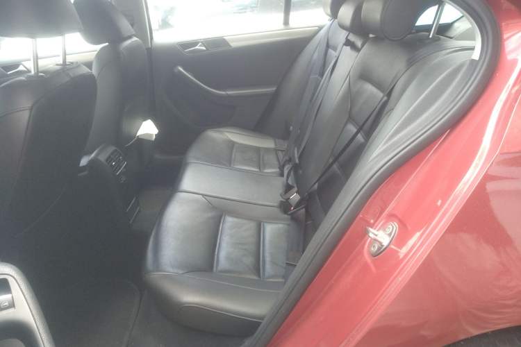 Used Volkswagen Sagitar 2014 1.4TSI Automatic Luxury Model Interior 4