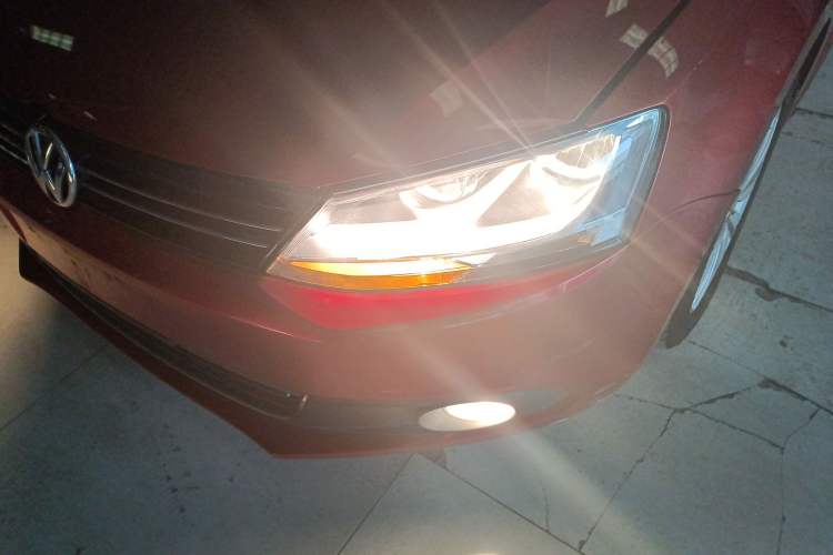 Used Volkswagen Sagitar 2014 Revised Version 1.6L Automatic Comfort Edition Left Front Headlight