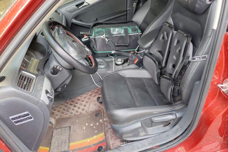 Used Volkswagen Sagitar 2014 1.4TSI Automatic Luxury Model Left Front Seat