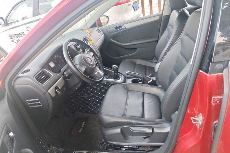 Used Volkswagen Sagitar 2014 Revised Version 1.6L Automatic Comfort Edition Left Front Seat