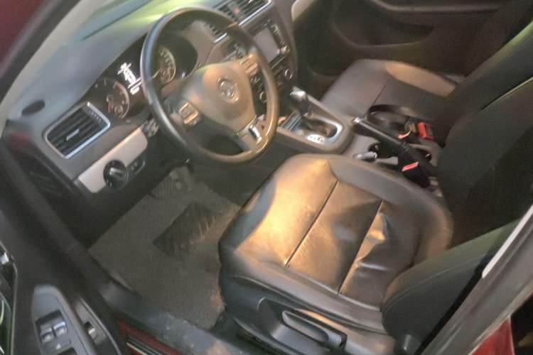 Used Volkswagen Sagitar 2014 Revised Version 1.4TSI Automatic Luxury Edition Left Front Seat