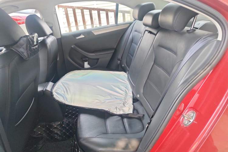 Used Volkswagen Sagitar 2014 Revised Version 1.6L Automatic Comfort Edition Left Rear Seat