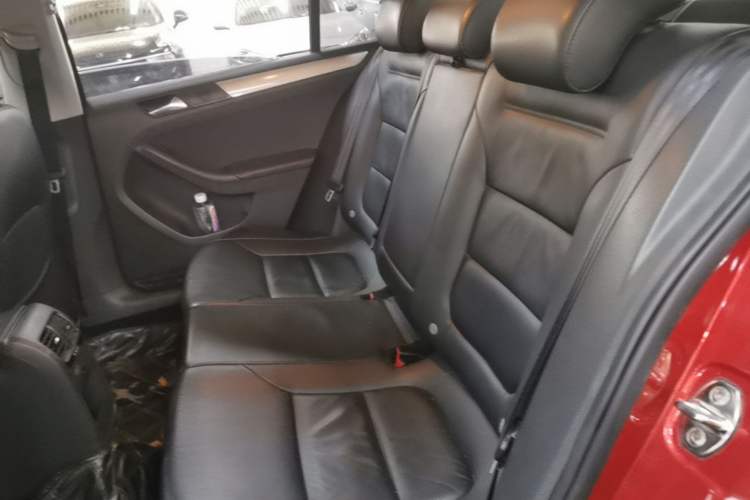 Used Volkswagen Sagitar 2014 Revised Version 1.4TSI Automatic Luxury Edition Left Rear Seat
