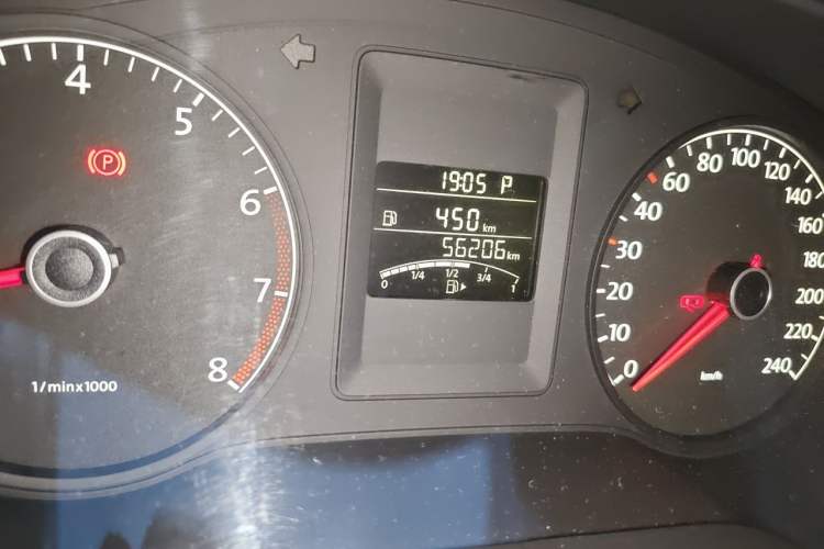 Used Volkswagen Sagitar 2014 1.6L Automatic Comfort Model Odometer Close Up