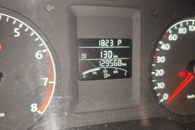 Used Volkswagen Sagitar 2014 Revised Version 1.6L Automatic Comfort Edition Odometer Close Up