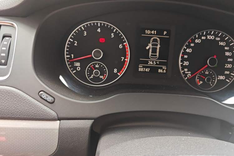 Used Volkswagen Sagitar 2014 Revised Version 1.4TSI Automatic Luxury Edition Odometer Close Up