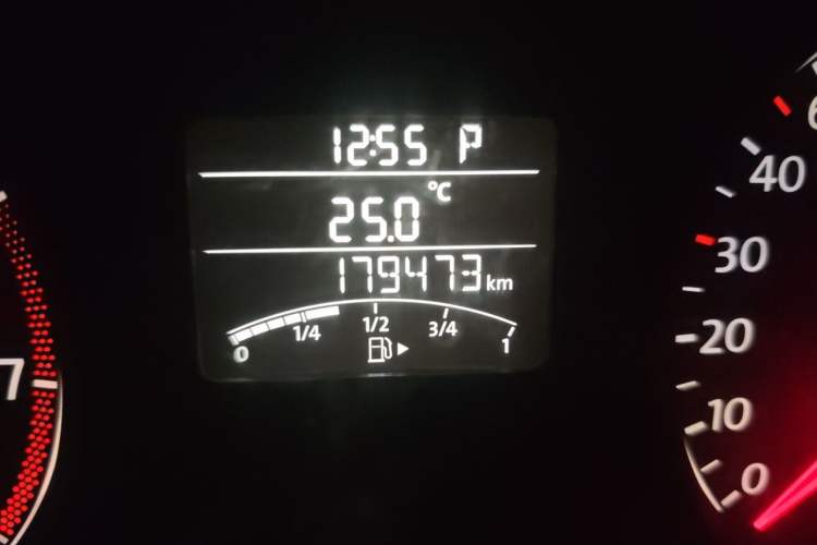 Used Volkswagen Sagitar 2014 1.6L Automatic Comfort Model Odometer Close Up