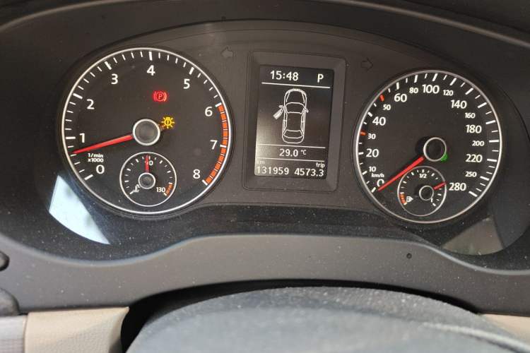 Used Volkswagen Sagitar 2014 Revised Version 1.4TSI Automatic Luxury Edition Odometer Close Up