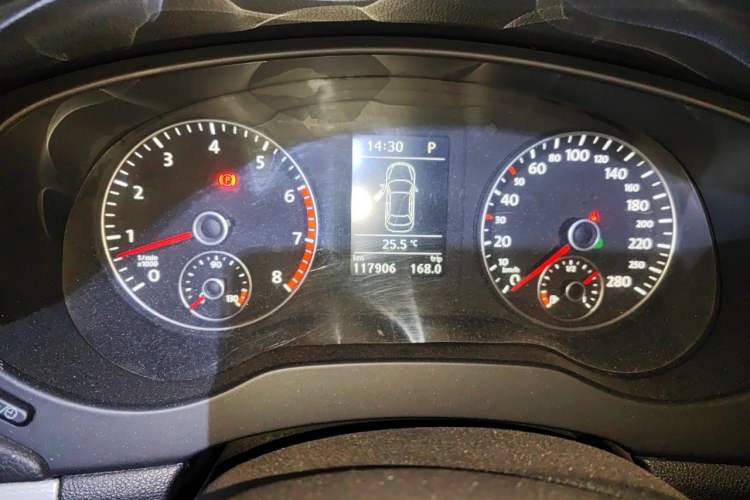Used Volkswagen Sagitar 2014 Revised Version 1.4TSI Automatic Luxury Edition Odometer Close Up