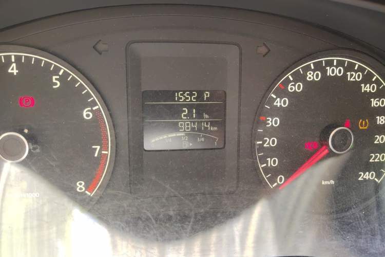 Used Volkswagen Sagitar 2014 Revised Version 1.6L Automatic Comfort Edition Odometer Close Up
