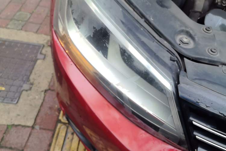 Used Volkswagen Sagitar 2014 1.4TSI Automatic Luxury Model Right Front Headlight