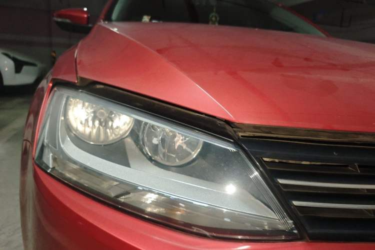 Used Volkswagen Sagitar 2014 1.6L Automatic Comfort Model Right Front Headlight