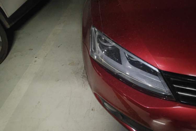 Used Volkswagen Sagitar 2014 Revised Version 1.4TSI Automatic Luxury Edition Right Front Headlight