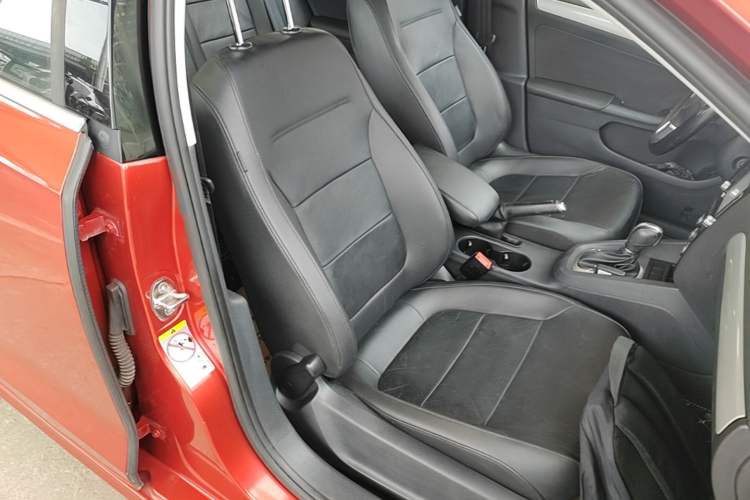 Used Volkswagen Sagitar 2014 1.6L Automatic Comfort Model Right Front Seat