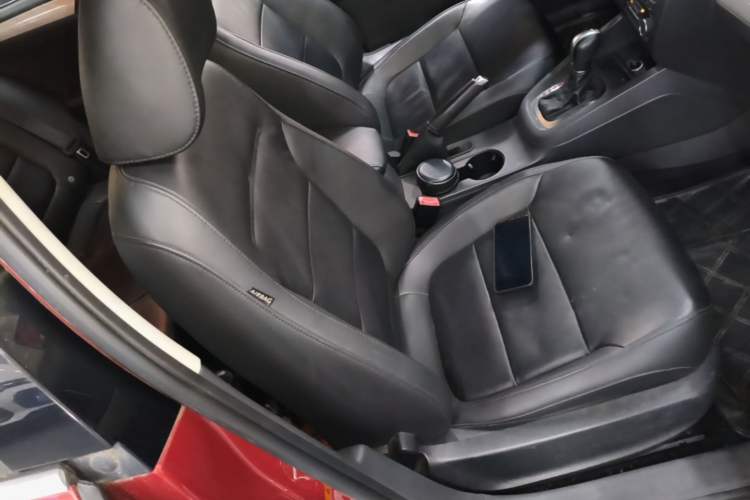 Used Volkswagen Sagitar 2014 Revised Version 1.4TSI Automatic Luxury Edition Right Front Seat