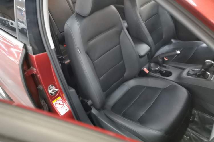 Used Volkswagen Sagitar 2014 Revised Version 1.4TSI Automatic Luxury Edition Right Front Seat
