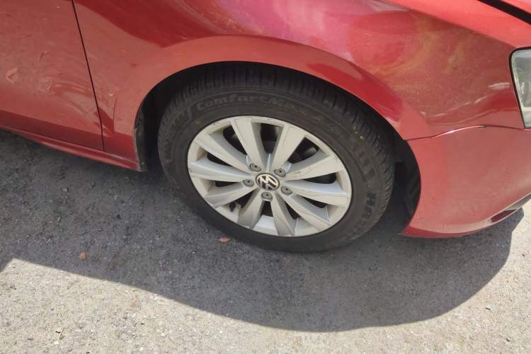 Used Volkswagen Sagitar 2014 Revised Version 1.6L Automatic Comfort Edition Right Front Wheel Hub