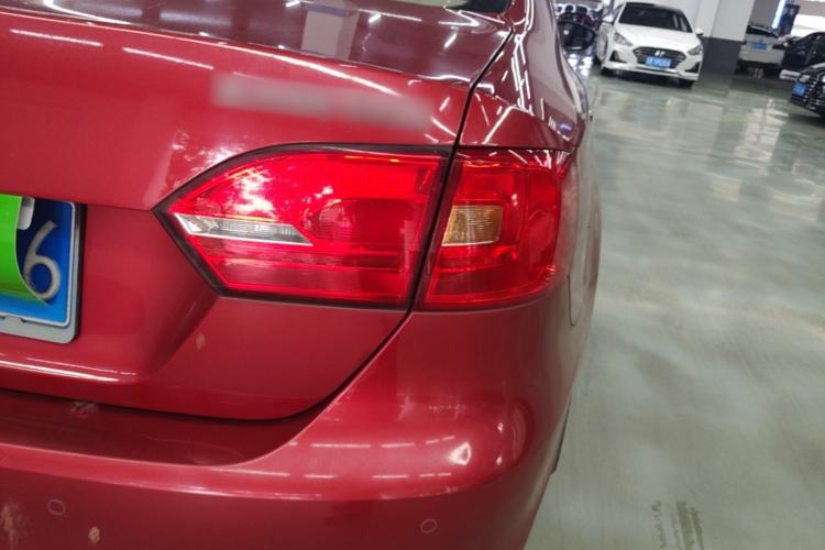 Used Volkswagen Sagitar 2014 Revised Version 1.6L Automatic Comfort Edition Right Rear Taillight