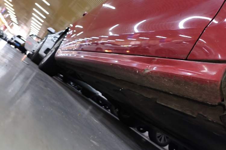 Used Volkswagen Sagitar 2014 Revised Version 1.4TSI Automatic Luxury Edition Right Side Sill